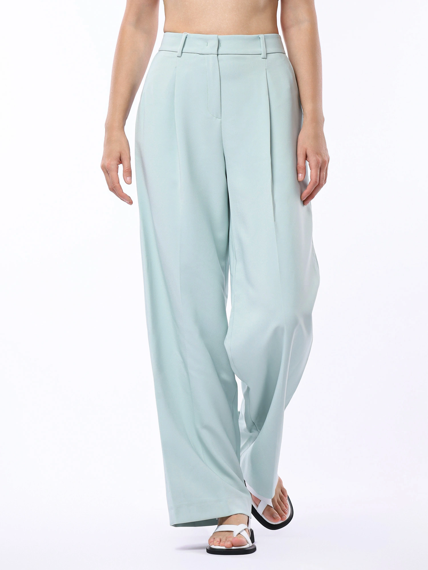 Брюки свободного кроя с завышенной талией